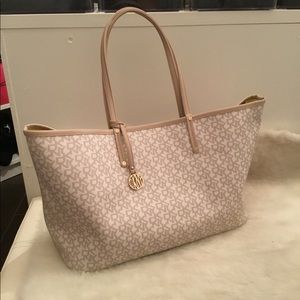 💛💛 DKNY tote bag 💛💛